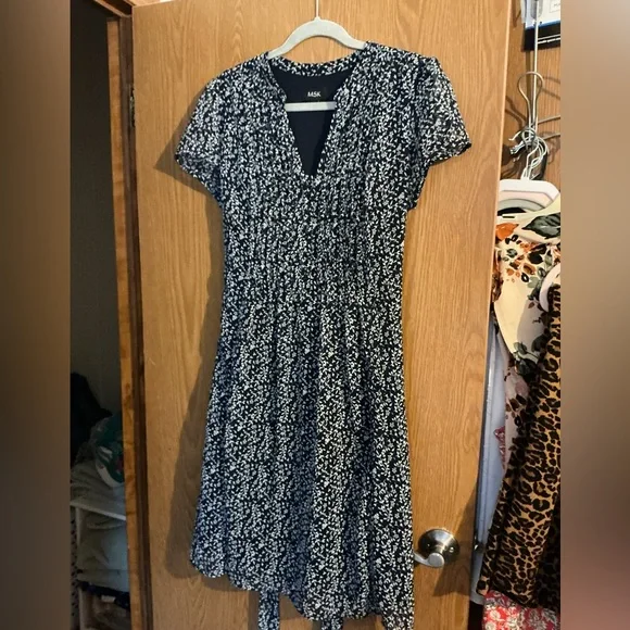 MSK Black & White Floral Dress Size 12 – Flowy Midi, Short Sleeve, Tie Back - Picture 2 of 4